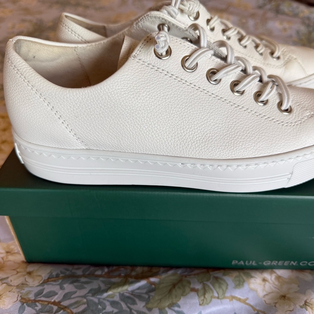 Paul Green White Athletic Shoes Minimalist Design New US 8.5 UK6